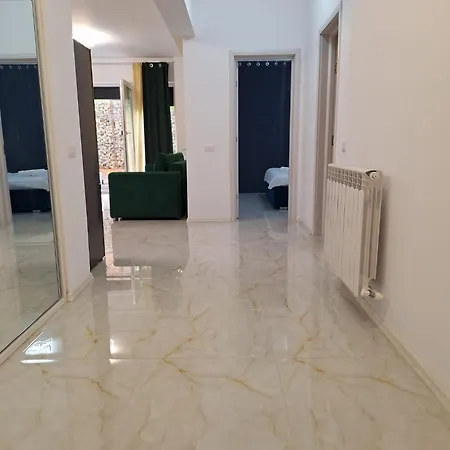 דירה De Lux Mamaia Nord In Zona Restaurantului Hanul Cu Peste